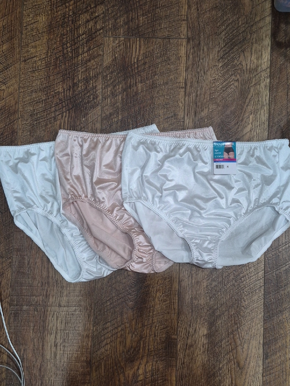 Three New Pairs Vanity Fair Granny Panties Briefs Light Control Undershapers 5XL